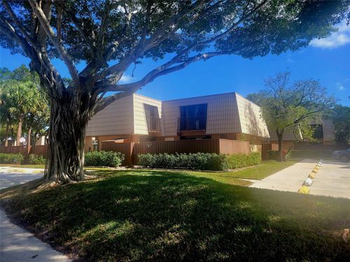 5321-5321 53rd Way, West Palm Beach, FL, 33409-7114 | Card Image