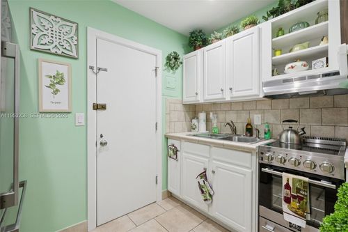 823-6260 Ne 18th Ave, Fort Lauderdale, FL, 33334-5146 | Card Image