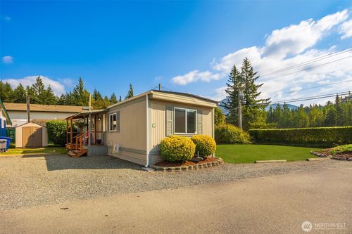 45800 Se North Bend Way, North Bend, WA, 98045-9522 | Card Image