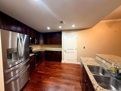 unit-1608-215 Center St, San Antonio, TX, 78202-2726 | Card Image