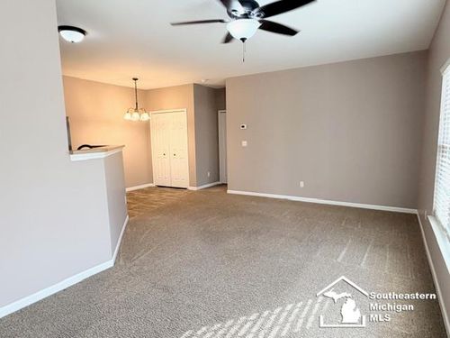 27328 Hidden Oaks Dr, Brownstown Twp, MI, 48183-3059 | Card Image