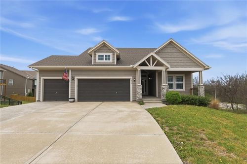 1060 N Sumac St, Olathe, KS, 66061-9227 | Card Image