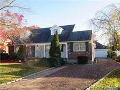 50 Grover Ln, East Northport, NY, 11731-3628 | Card Image