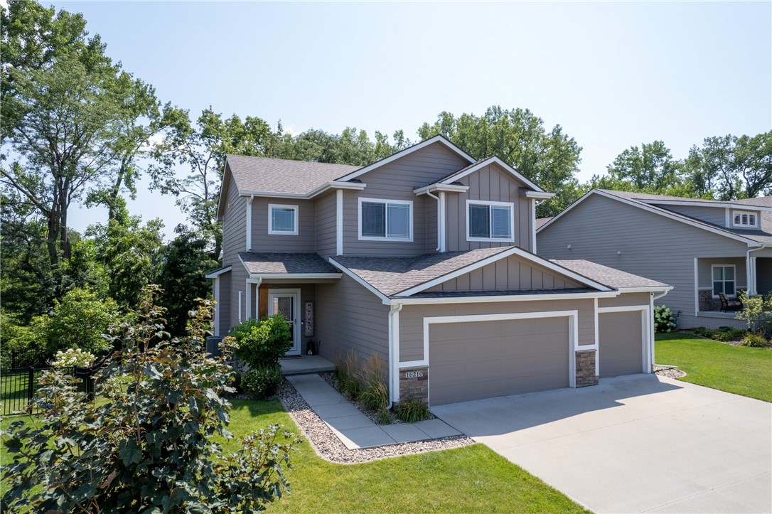 Northpark Dr, Urbandale, IA 50323