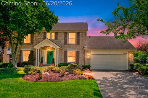 20216 Ellen Dr, Livonia, MI, 48152-1179 | Card Image