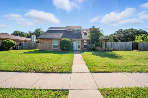 1302 Westwood Dr, Lewisville, TX, 75067-5054 | Card Image