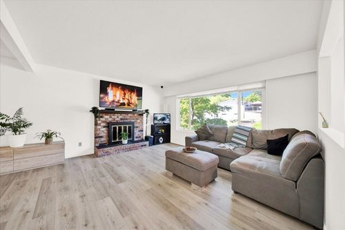 32410 Diamond Ave, Mission, BC, V2V1M2 | Card Image