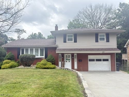 355 Terri Ave, Steubenville, OH, 43952-2345 | Card Image