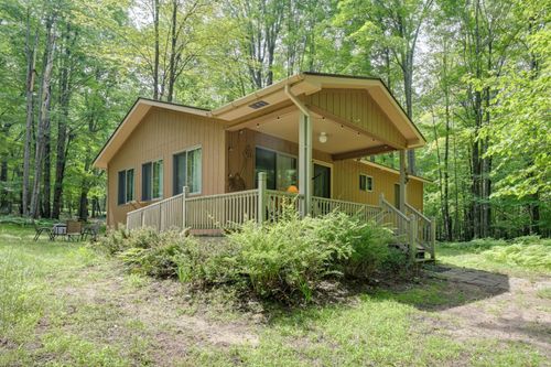 5154 Cherry Rd, Farwell, MI, 48622-8768 | Card Image