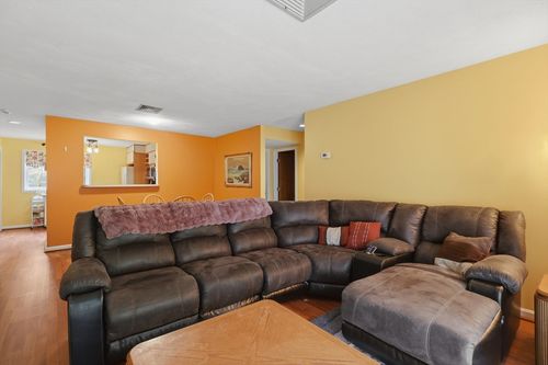 7-330 Sunderland Rd, Worcester, MA, 01604-2543 | Card Image