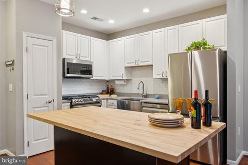 apt-111-2665 Prosperity Ave, FAIRFAX, VA, 22031-4918 | Card Image