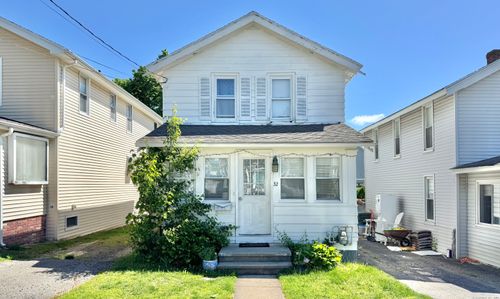 32 Lawrence Avenue, Milford, CT, 06460 | Card Image
