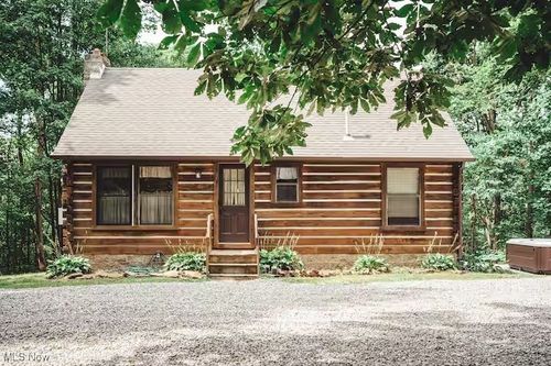 22916 Sams Creek Rd, Laurelville, OH, 43135-9427 | Card Image