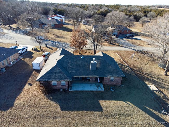 2018 Briarwood St, House other with 3 bedrooms, 2 bathrooms and null parking in Stroud OK | Image 6