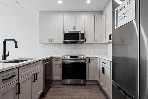 295-1800 E 4th St, Austin, TX, 78702-4447 | Card Image