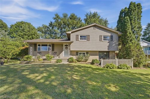 439 Bob Ave, Canal Fulton, OH, 44614-9309 | Card Image