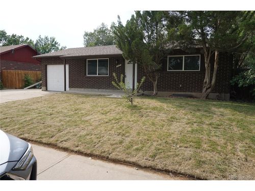 5527 Chandler Ct, Denver, CO, 80239-3811 | Card Image