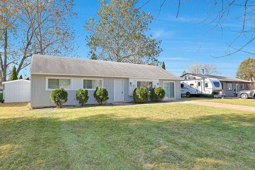 74 Paddock St, Montgomery, IL, 60538-2413 | Card Image