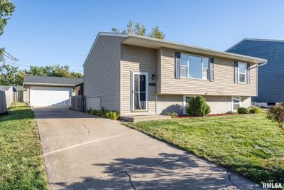 2824 W 66 Th Street, House other with 3 bedrooms, 2 bathrooms and null parking in Davenport IA | Image 2