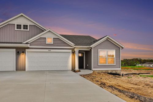 17-949 Scioto Dr Nw, Comstock Park, MI, 49321-8395 | Card Image