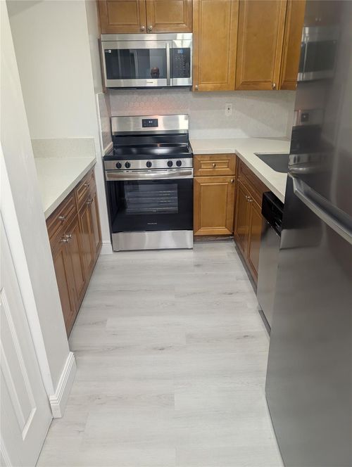 apt-224-5881 Nw 16th Pl, Sunrise, FL, 33313-4777 | Card Image