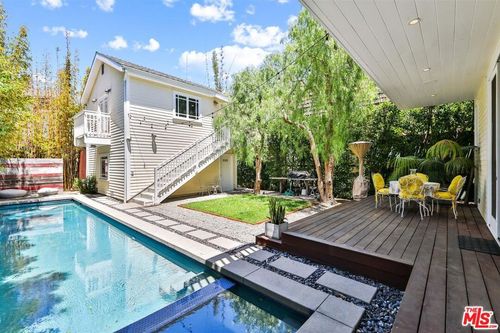 749 Milwood Ave, Venice, CA, 90291-3828 | Card Image