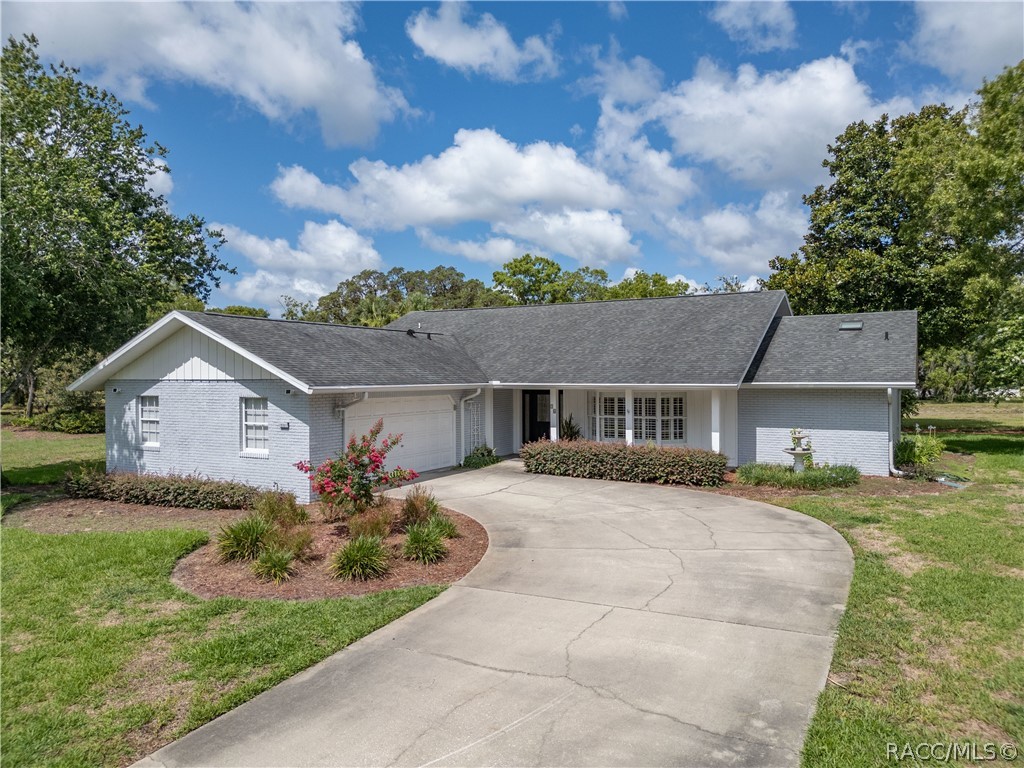 Graytwig Ct, Homosassa, FL 34446
