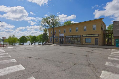 121 Main Ave W, Winsted, MN, 55395-4510 | Card Image