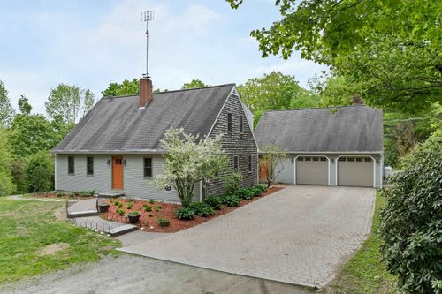 371 Baker Rd, Henniker, NH, 03242-7319 | Card Image
