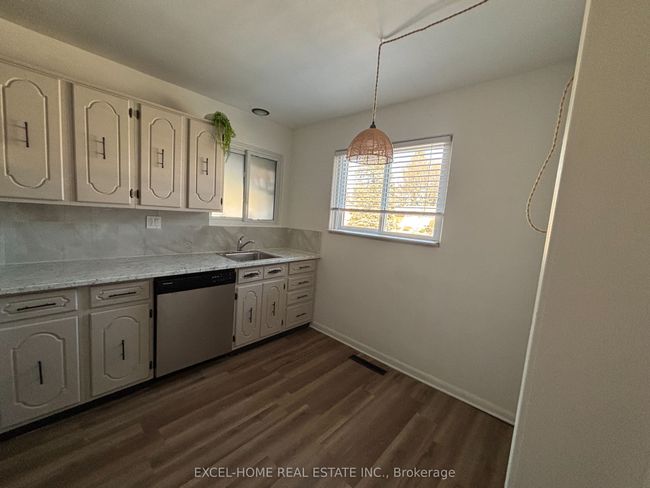 4503 Maplewood Ave, House other with 3 bedrooms, 1 bathrooms and 2 parking in Niagara Falls ON | Image 5
