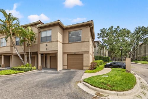 664-664 Arbor Lake Ln, TAMPA, FL, 33602-5795 | Card Image
