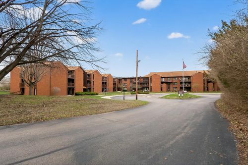 303-2929 Sunnyside Dr, Rockford, IL, 61114-6000 | Card Image