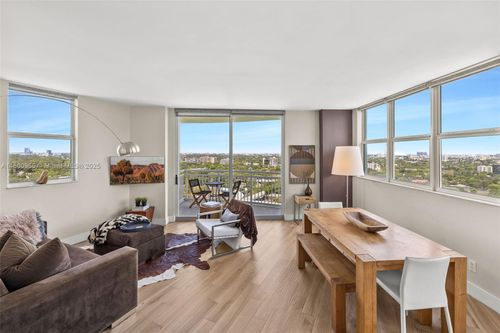 apt-2002-2475 Brickell Ave, Miami, FL, 33129-2482 | Card Image