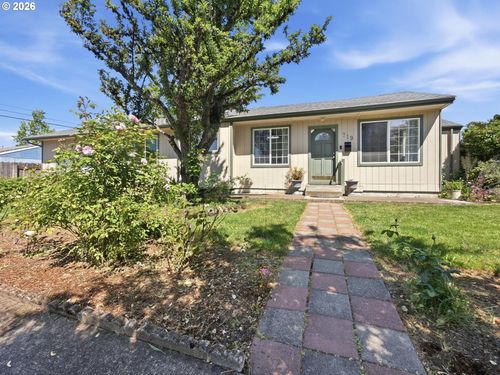 719 18th St, Springfield, OR, 97477-4204 | Card Image