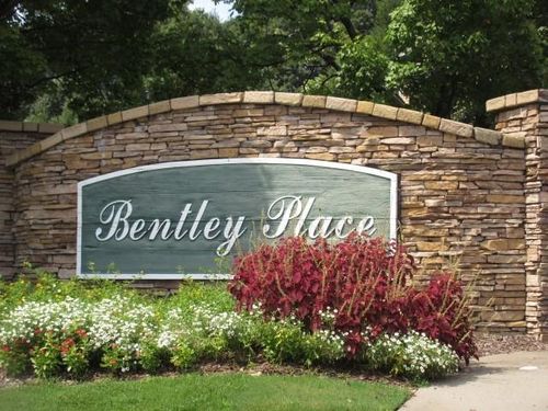 225 Bentley Pl, Tucker, GA, 30084-2176 | Card Image