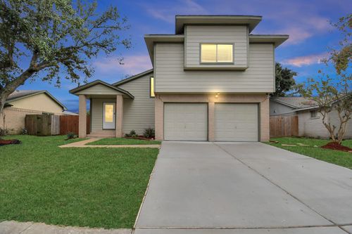1111 W Brompton Dr, Pearland, TX, 77584-2203 | Card Image