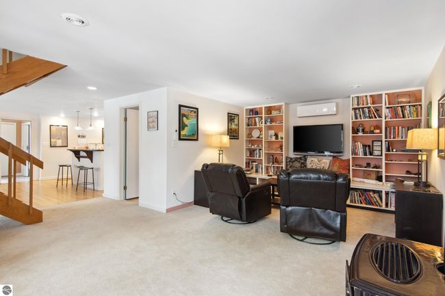 400 W Broadway, House other with 3 bedrooms, 2 bathrooms and null parking in Suttons Bay MI | Image 16