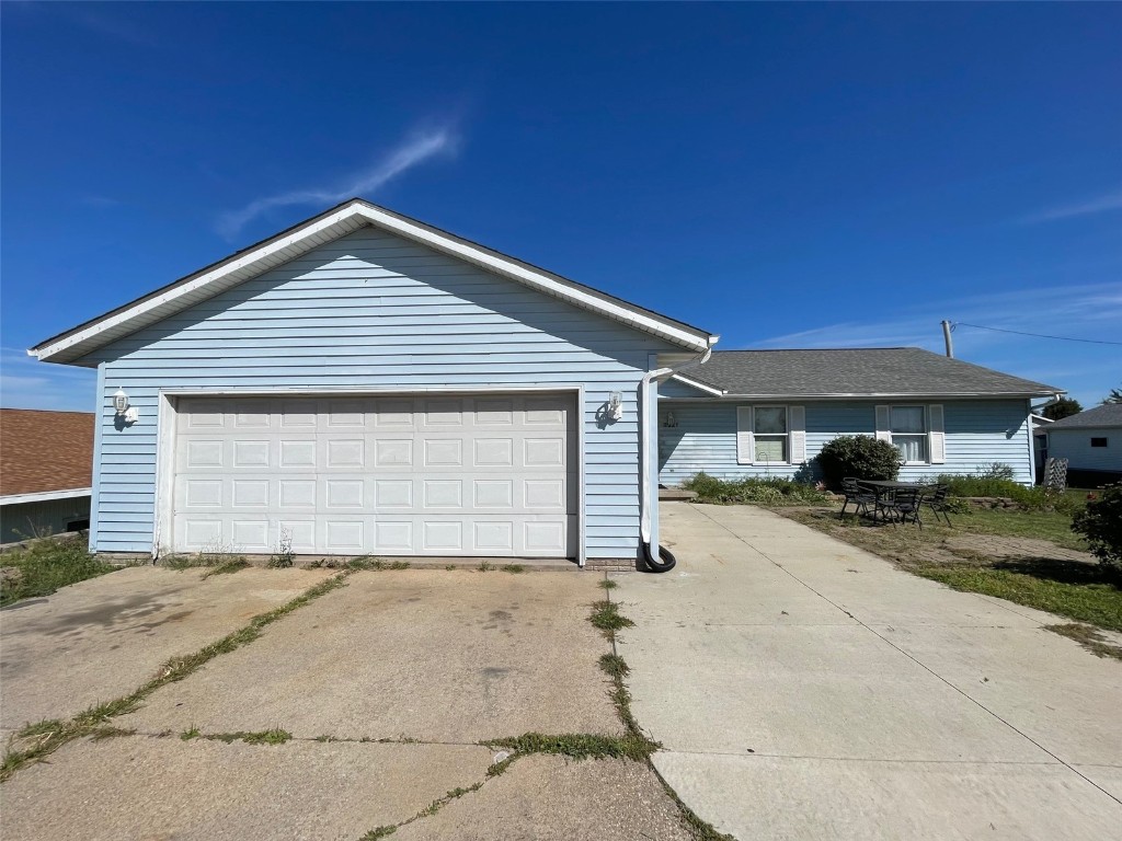 Edgewood Rd, Cedar Rapids, IA 52404