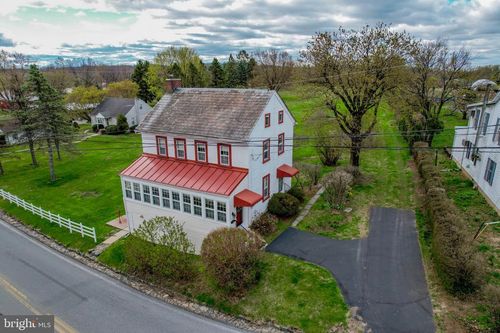 3934 Dillingersville Rd, Zionsville, PA, 18092-2805 | Card Image