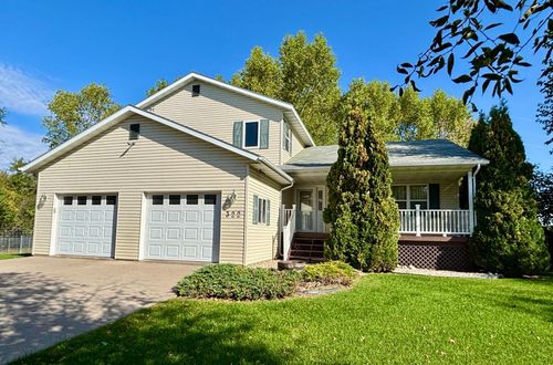 322 Oriole Ave N, Thief River Falls, MN, 56701-2609 | Card Image