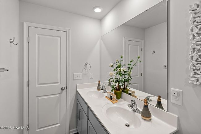 814 N C St, House other with 2 bedrooms, 1 bathrooms and 2 parking in Bridgeton NC | Image 6