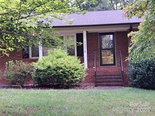 123 Softwind Ln, Concord, NC, 28025-9237 | Card Image