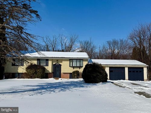 110 Wendy Cir, COATESVILLE, PA, 19320-5519 | Card Image