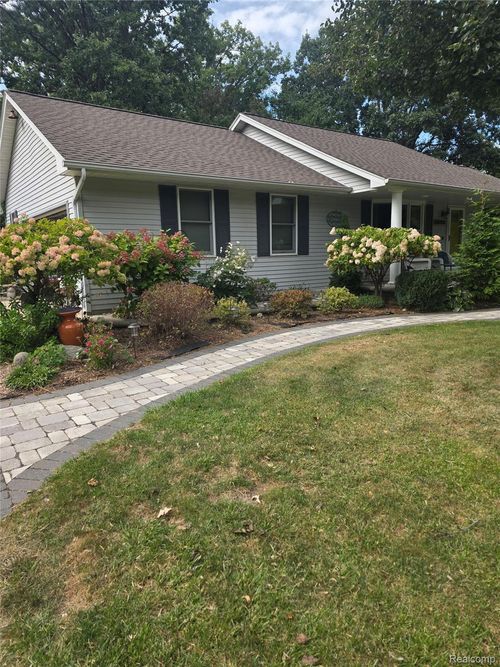 10600 Dewitt Rd, Van Buren Township, MI, 48111-1390 | Card Image