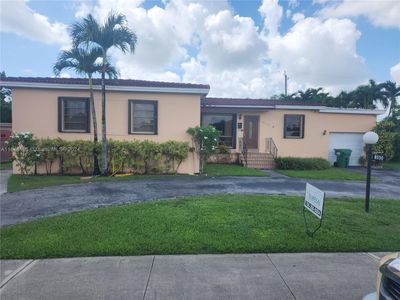 8550 Sw 28th St, House other with 3 bedrooms, 2 bathrooms and null parking in Miami FL | Image 1