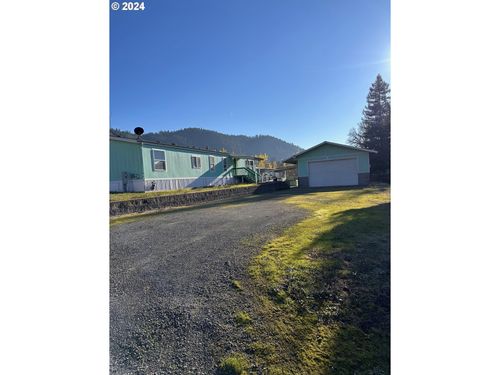 220 Rose Ave, MyrtleCreek, OR, 97457 | Card Image