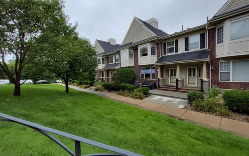 754 Wisconsin Ave N, Golden Valley, MN, 55427-4267 | Card Image