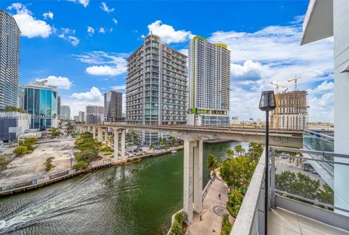 902-92 Sw 3rd St, Miami, FL, 33130-3072 | Card Image