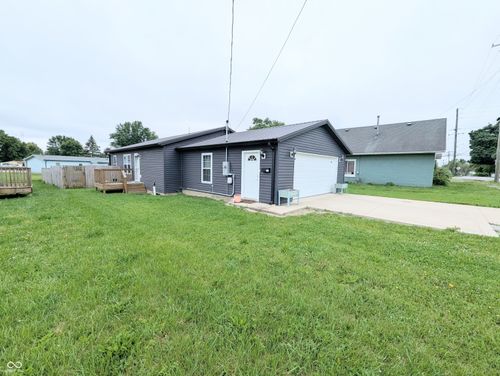 327 W Davis St, Greensburg, IN, 47240-2019 | Card Image