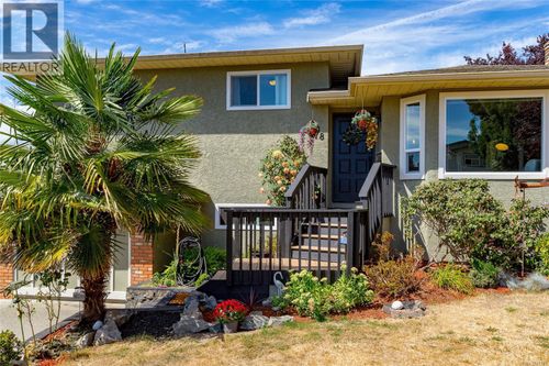 778 Cameo St, Victoria, BC, V8X3R8 | Card Image
